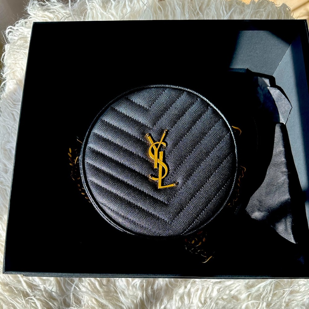 Authentic Flawless must have YSL bag. Comes with original box, dust bag.